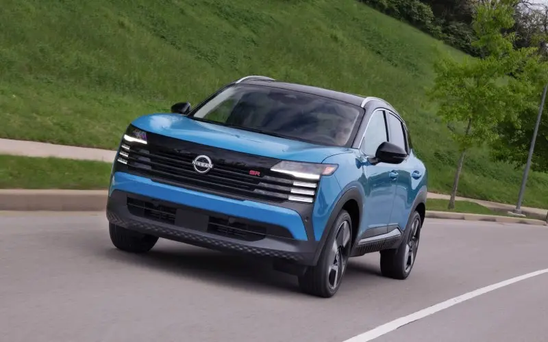 2025 Nissan Kicks exterior