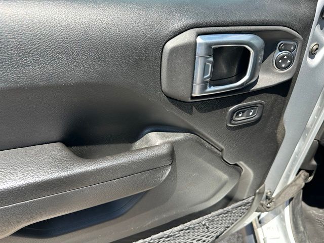 2022 Jeep Gladiator Willys Truck Crew Cab