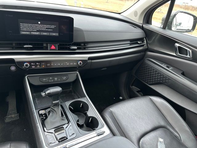 2025 Kia Carnival SX Van Passenger Van