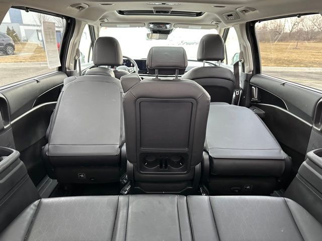 2025 Kia Carnival SX Van Passenger Van
