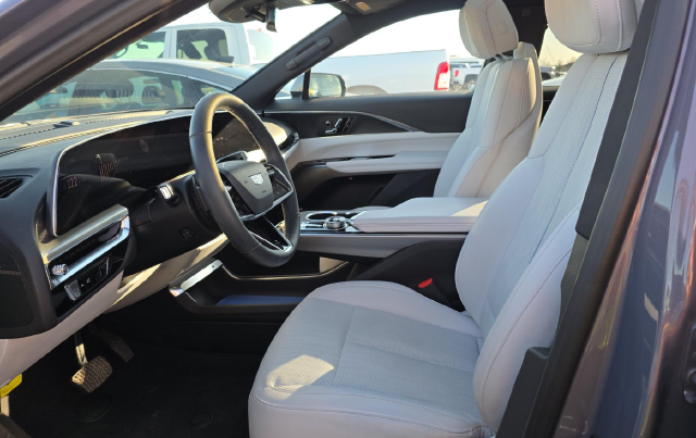 2024 CADILLAC LYRIQ Luxury SUV