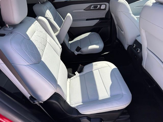 2025 Ford Explorer Platinum SUV