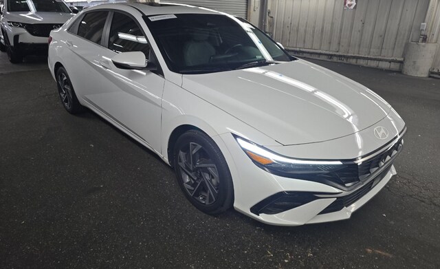 2025 Hyundai Elantra Limited Sedan