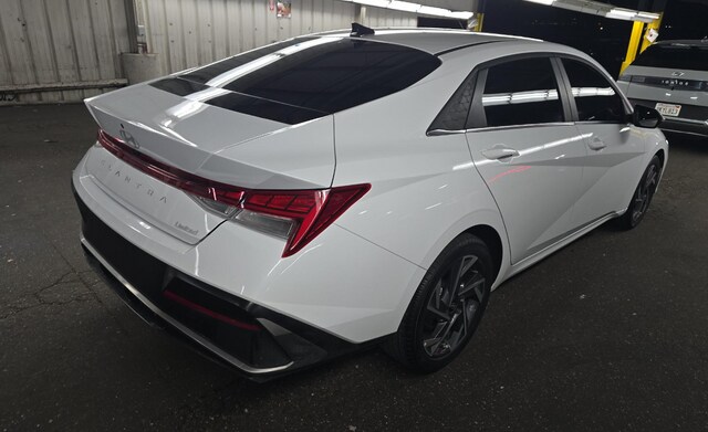 2025 Hyundai Elantra Limited Sedan