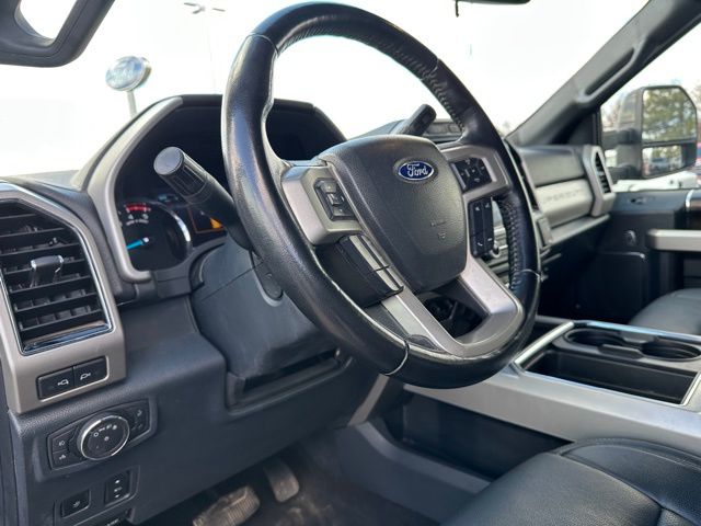 2022 Ford F-350 Lariat Truck Crew Cab
