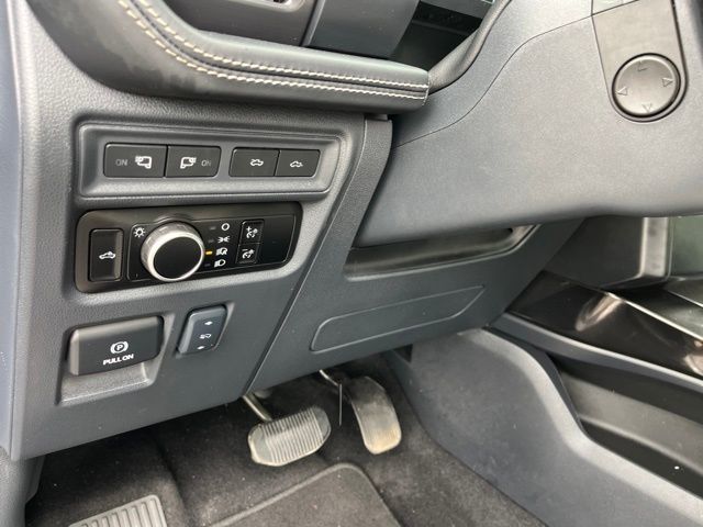 2024 Ford F-150 Lightning Platinum Truck SuperCrew Cab