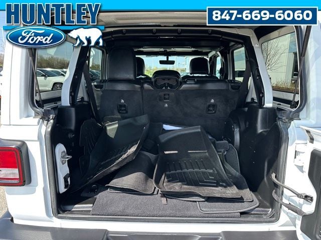 2021 Jeep Wrangler Unlimited Sahara Altitude SUV