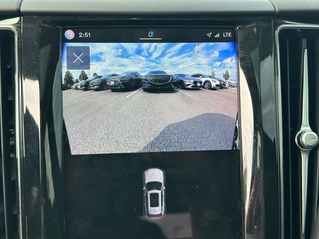 2024 Volvo XC60 B5 Plus Dark Theme SUV