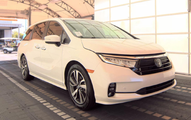 2022 Honda Odyssey Touring Van