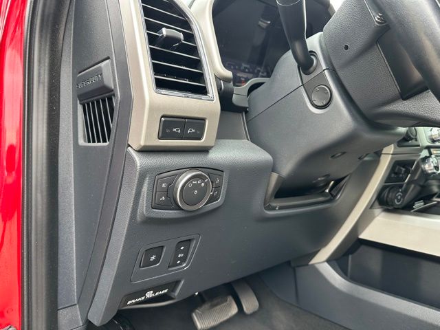 2022 Ford F-250 Lariat Truck Crew Cab