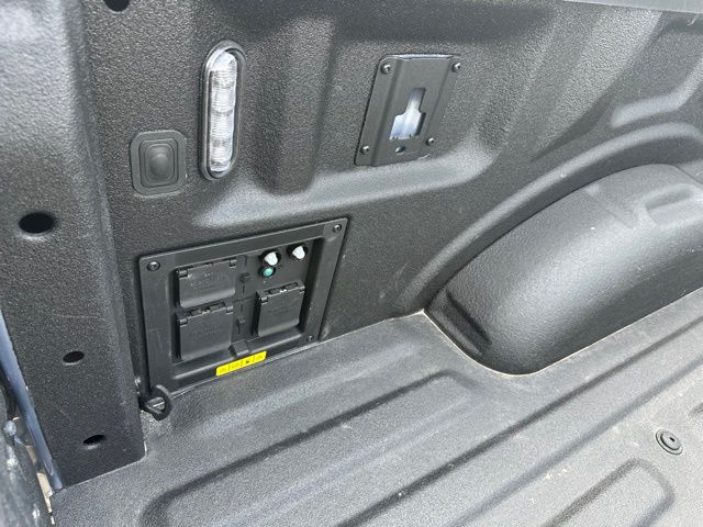 2022 Ford F-150 Lightning Lariat Truck SuperCrew Cab