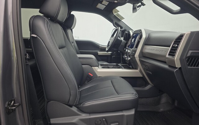 2022 Ford F-250 Lariat Truck Crew Cab