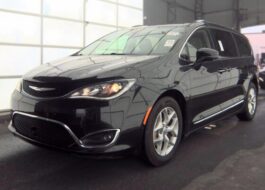 2019 Chrysler Pacifica Touring L Plus Van Passenger Van