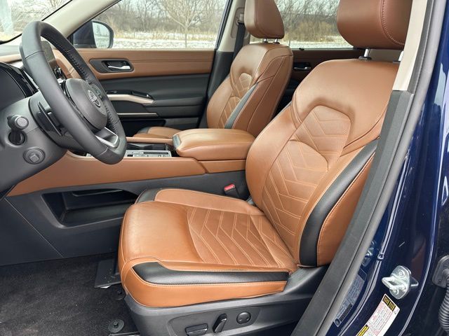 2024 Nissan Pathfinder Platinum SUV