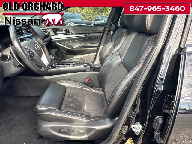 2023 Nissan Maxima SR Sedan