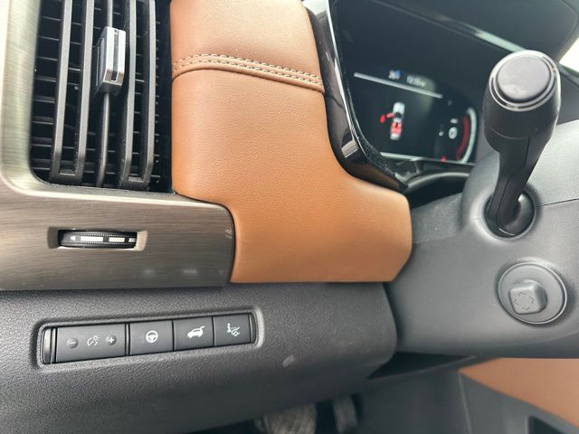 2024 Nissan Pathfinder Platinum SUV