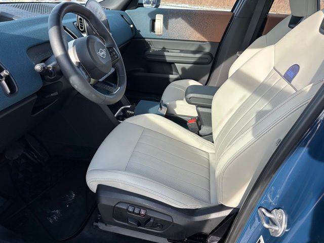 2025 MINI SE Countryman Signature Plus SUV
