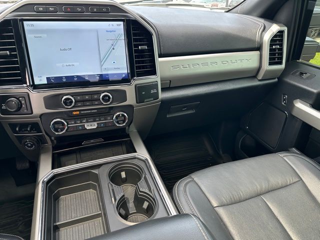 2022 Ford F-350 Lariat Truck Crew Cab
