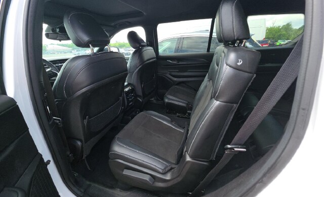 2023 Jeep Grand Cherokee Altitude SUV