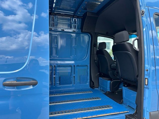 2024 Mercedes-Benz Sprinter 2500 Crew 144 WB Van