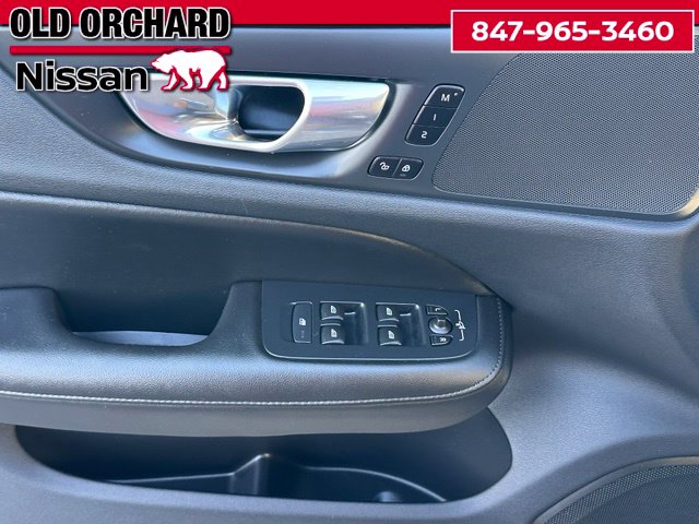 2024 Volvo S60 B5 Core Dark Theme Sedan