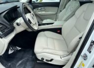 2020 Volvo XC90 T6 Momentum SUV