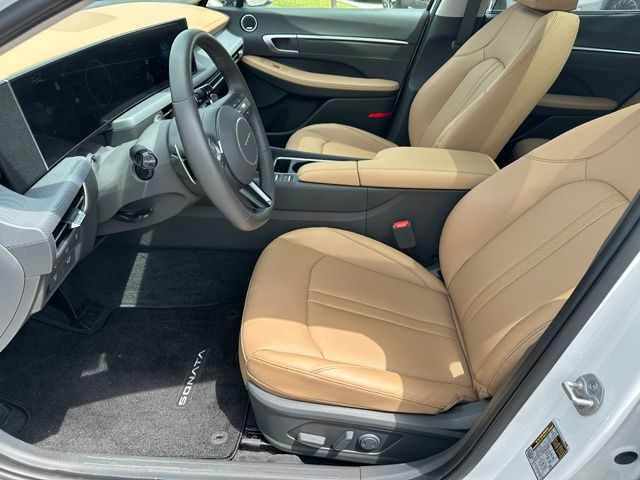 2025 Hyundai Sonata Hybrid Limited Sedan