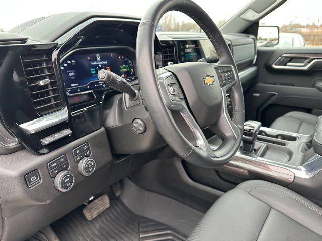 2025 Chevrolet Silverado 1500 LTZ Truck Crew Cab