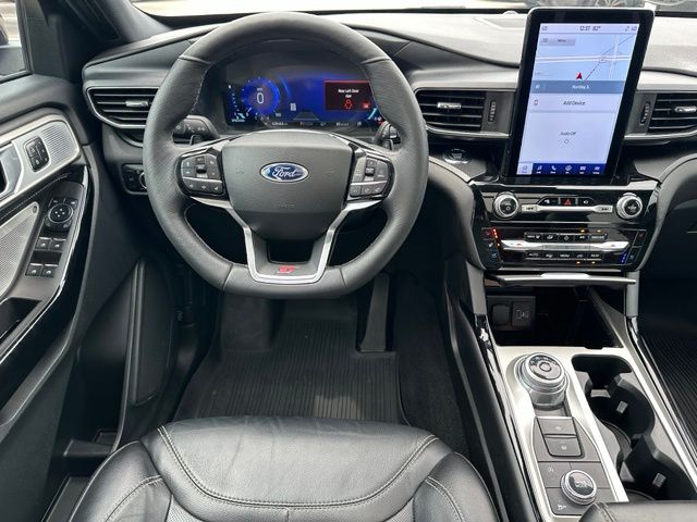 2023 Ford Explorer ST SUV