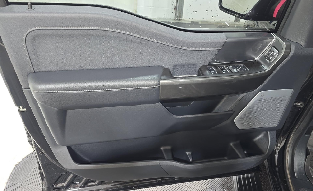 2023 Ford F-150 Lariat Truck SuperCrew Cab