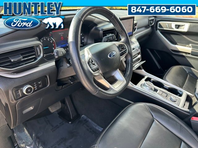 2023 Ford Explorer XLT SUV