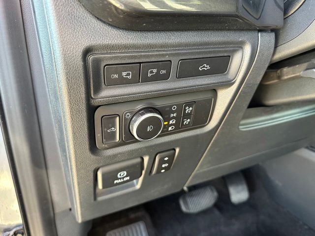 2021 Ford F-150 XLT Truck SuperCrew Cab