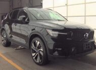 2025 Volvo XC40 B5 Plus Dark Theme SUV
