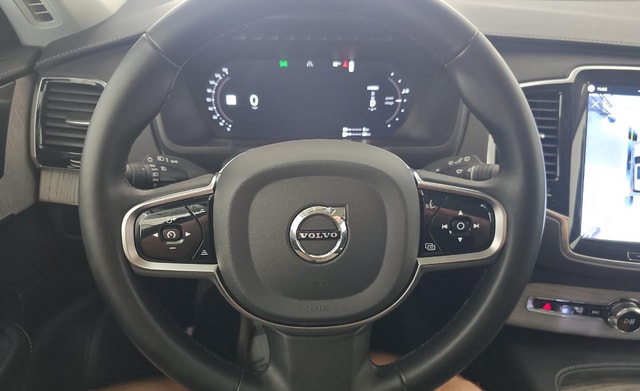 2024 Volvo XC90 plug-in hybrid Ultimate SUV