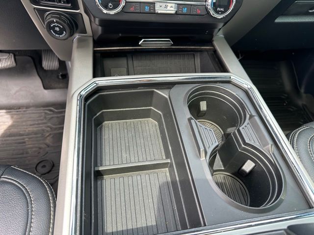 2022 Ford F-350 Lariat Truck Crew Cab