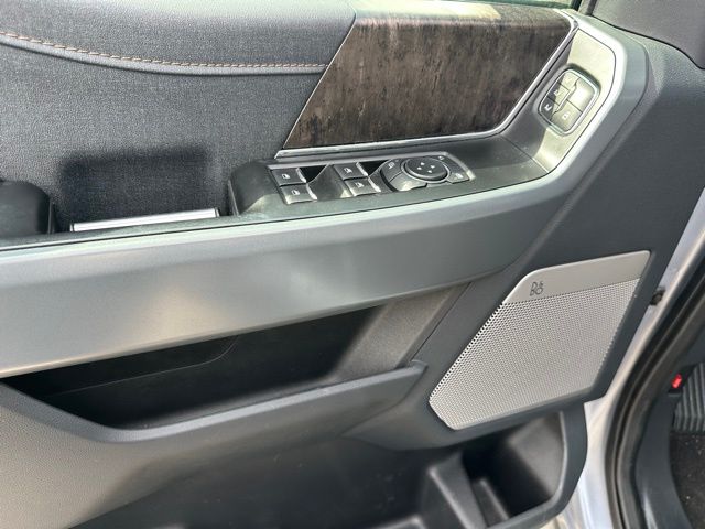 2022 Ford F-150 Lightning Lariat Truck SuperCrew Cab