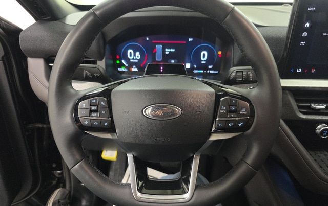 2025 Ford Explorer Platinum SUV