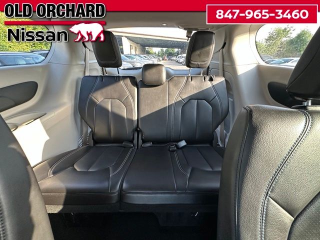 2023 Chrysler Pacifica Touring L Van Passenger Van