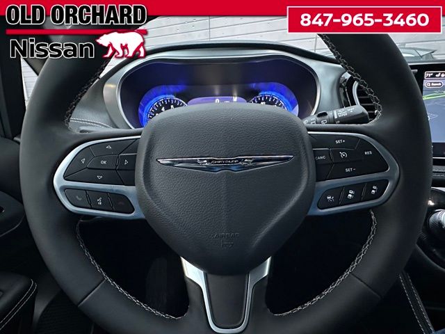2026 Chrysler Pacifica Limited Van Passenger Van