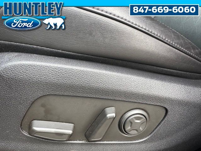 2025 Kia Carnival SX Van Passenger Van