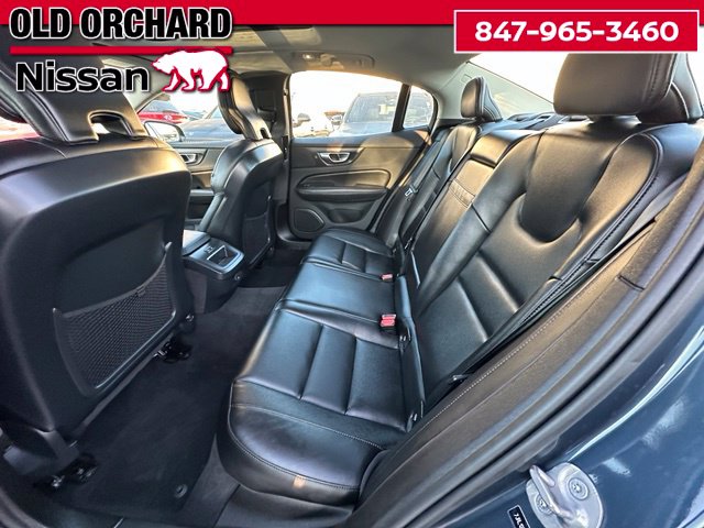 2024 Volvo S60 B5 Core Dark Theme Sedan