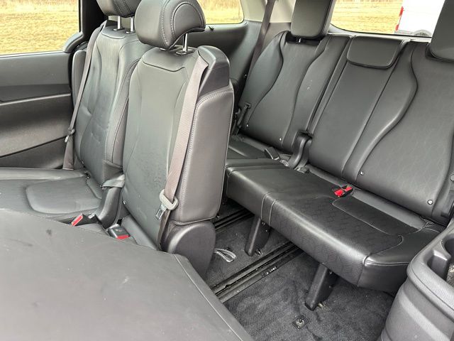 2025 Kia Carnival SX Van Passenger Van