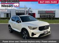 2025 Volvo XC40 B5 Plus Dark Theme SUV
