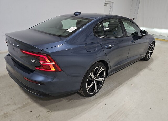 2024 Volvo S60 B5 Core Dark Theme Sedan
