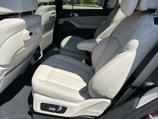 2021 BMW X7 M50i SUV