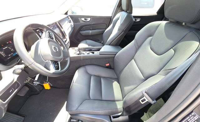 2025 Volvo XC60 B5 Plus SUV