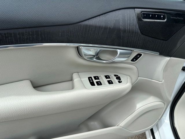 2020 Volvo XC90 T6 Momentum SUV