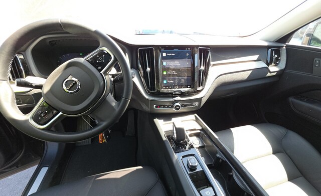 2025 Volvo XC60 B5 Plus SUV