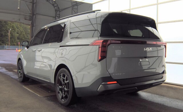 2025 Kia Carnival SX Van Passenger Van