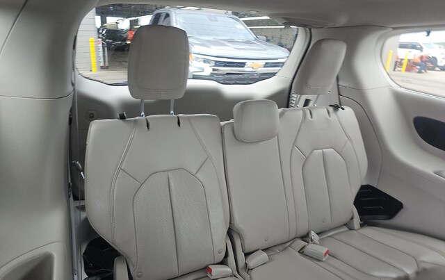 2019 Chrysler Pacifica Touring L Plus Van Passenger Van